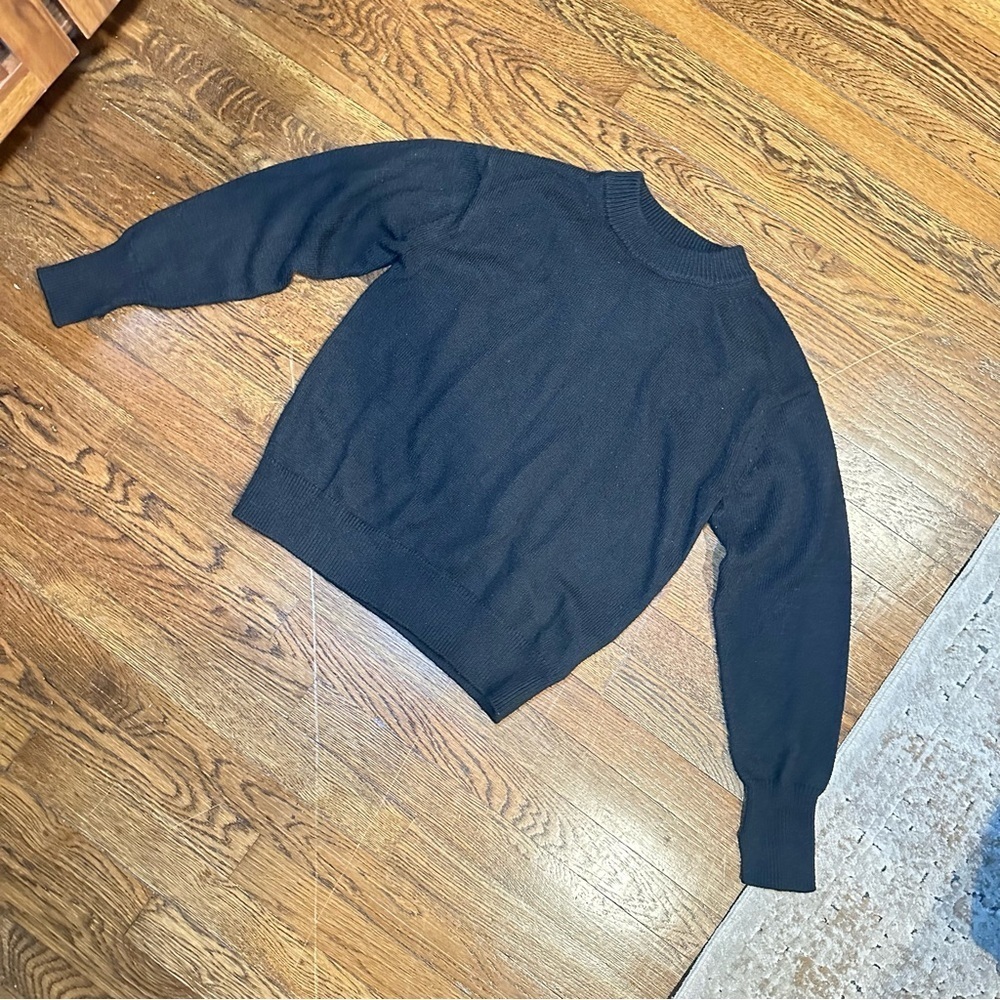H&M Women's Black Crewneck Sweater - Picture 2 of 5
